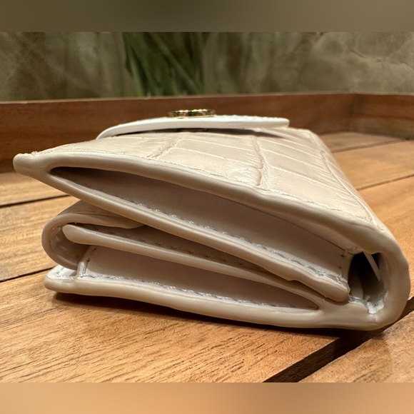 Michael Kors small wallet / card case New, never used, pink/cream leather $68 - Picture 3 of 16